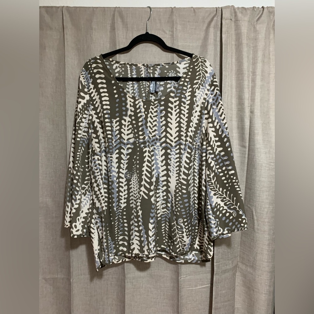 Manuhealii Quarter Sleeve Dress in Kupukupu print Grey Size XL